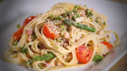 Fast, Fresh, and Easy: Tagliatelle With Tomatoes and Asparagus