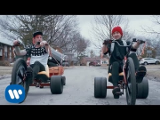 twenty one pilots: Stressed Out [OFFICIAL VIDEO]