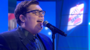 'Voice' winner Jordan Smith performs 'Stand in the Light'